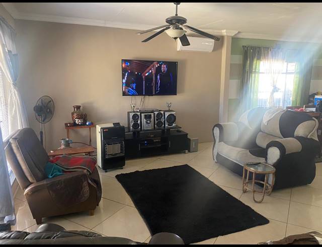 3 BEDROOM HOUSE FOR SALE IN VANDERBIJLPARK SW 1